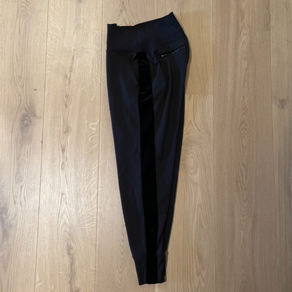 Athleta Venice Velvet Stripe Jogger in Black XS